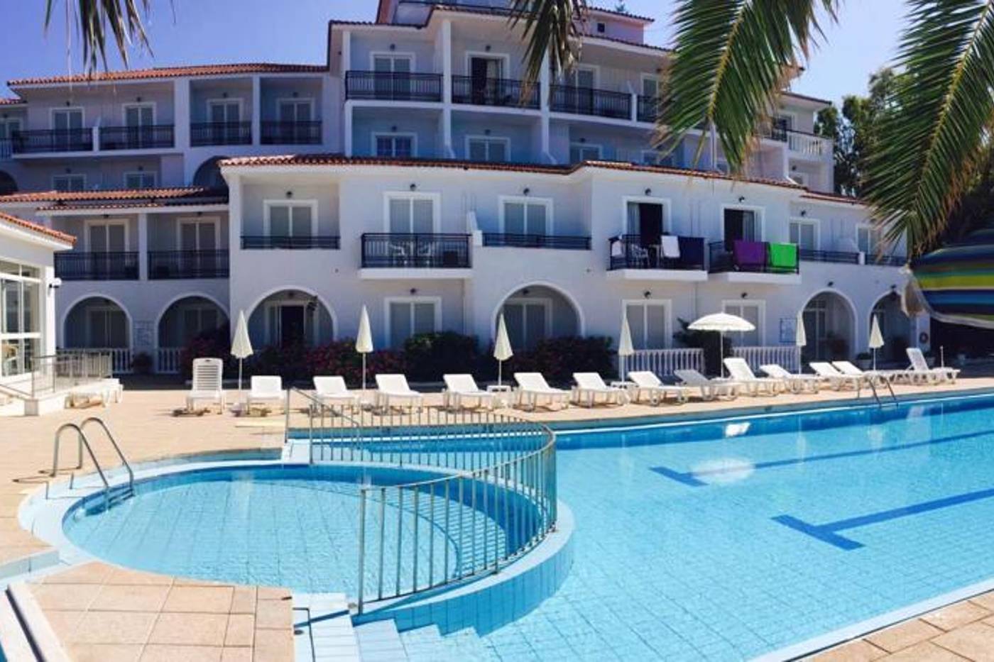Chryssi Akti - Paradise Beach Hotel