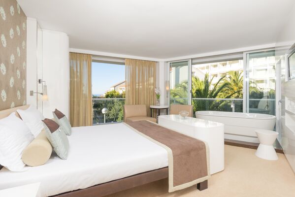 Amfora Hvar Grand Beach Resort - 3 of 14
