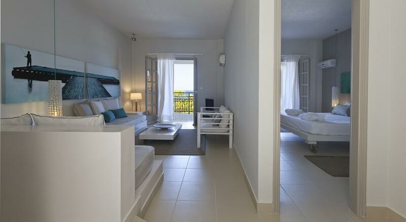 The bay hotel store and suites zante