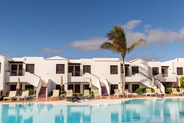 R2 Bahia Kontiki Beach Aparthotel Puerto Del Carmen Lanzarote On 