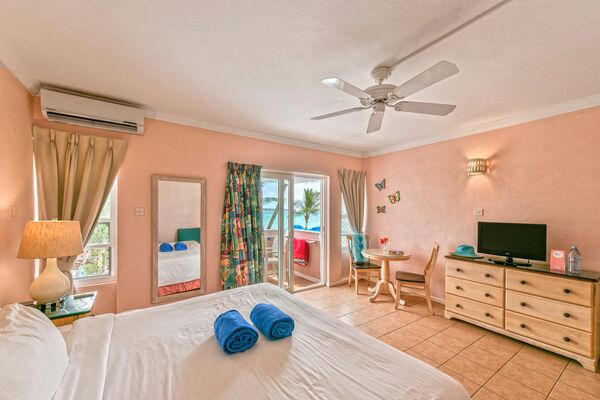 Butterfly Beach Hotel - 6 of 21