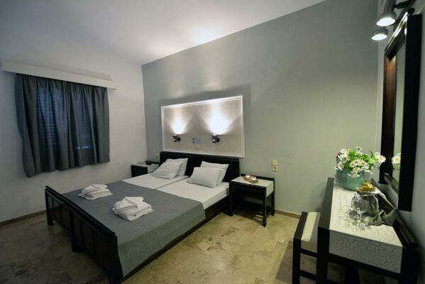 Hotel Anna Apartments - 3 of 15