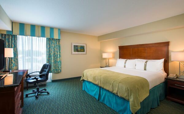Holiday Inn Resort Lake Buena Vista - 8 of 13