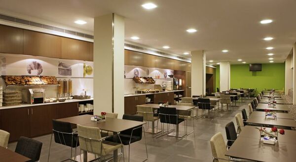 Holiday Inn Express Bcn 22@ - 6 of 9