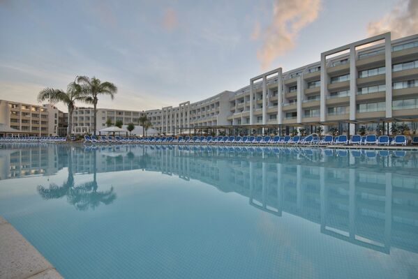 db Seabank Resort + Spa - All Inclusive - 3 of 26