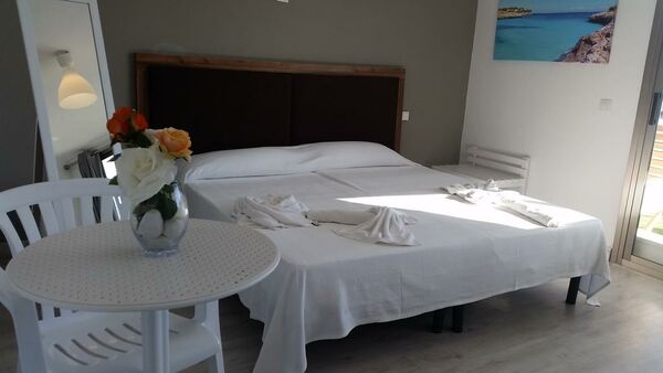 EsNautico Suites - 2 of 11