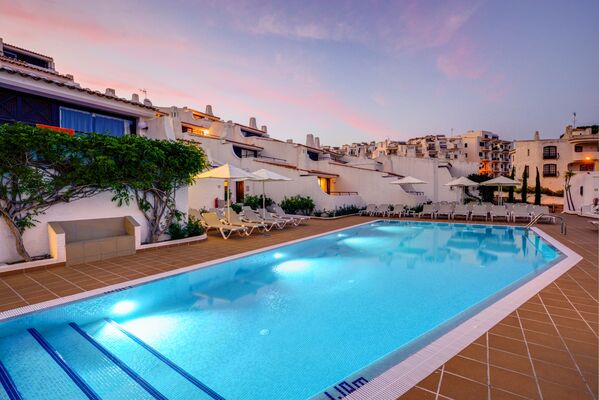 3HB Golden Beach - Albufeira, Algarve - On The Beach