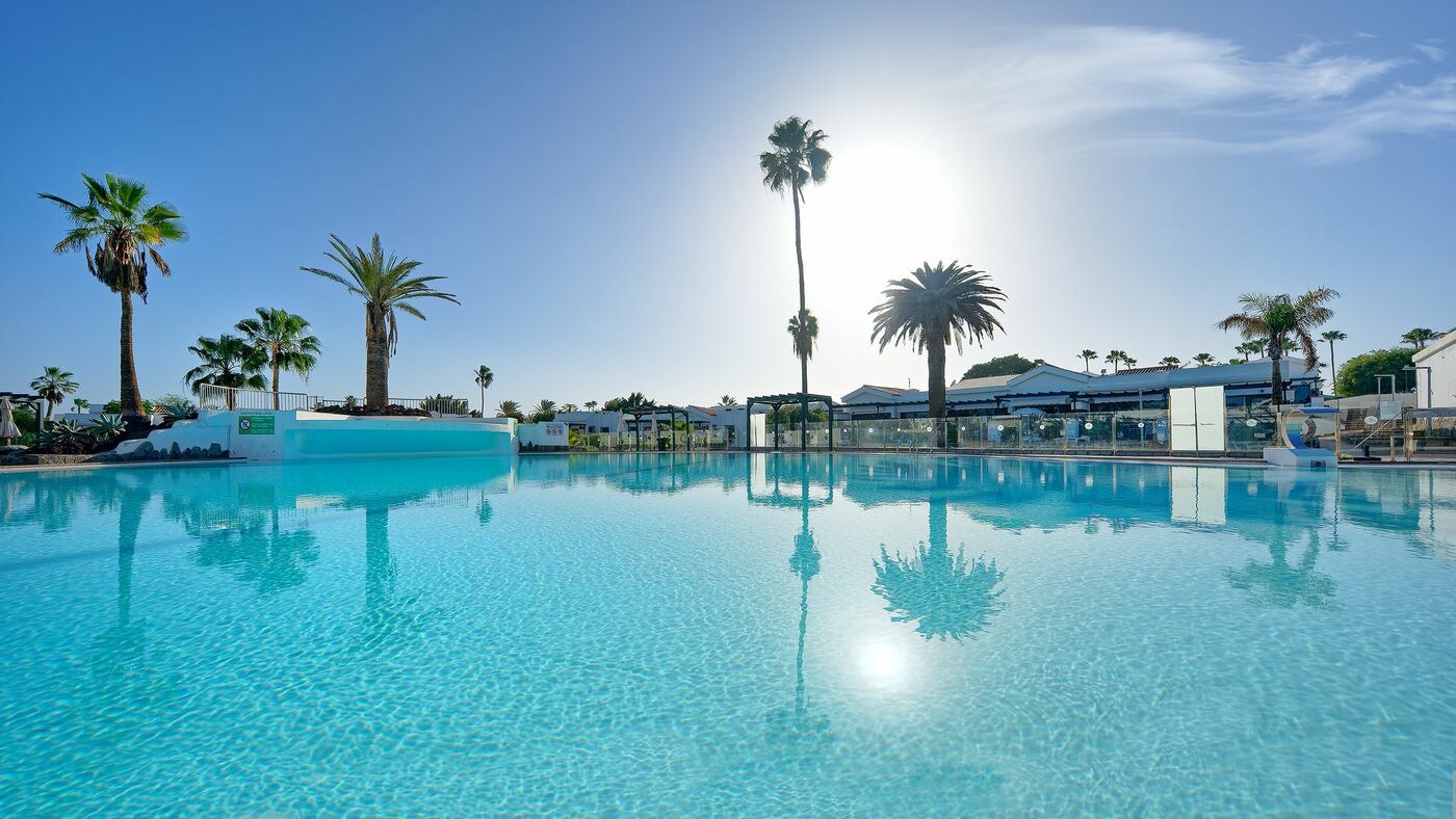 Maspalomas Oasis Club - Maspalomas, Gran Canaria - On The Beach