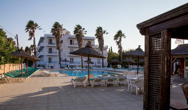 Elga Apartments - 3 of 12
