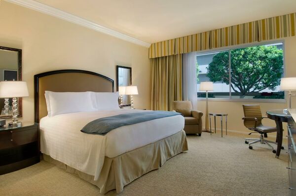 Beverly Hilton - 5 of 19