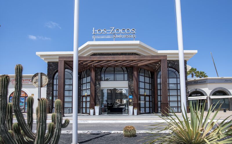 los-zocos-impressive-lanzarote-costa-teguise-lanzarote-on-the-beach
