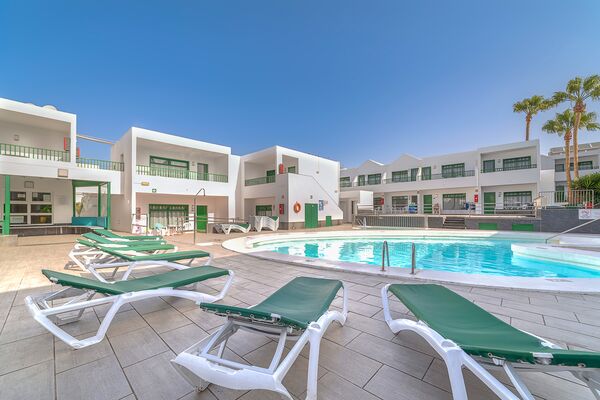 ELENA Apartments - Puerto Del Carmen, Lanzarote - On The Beach