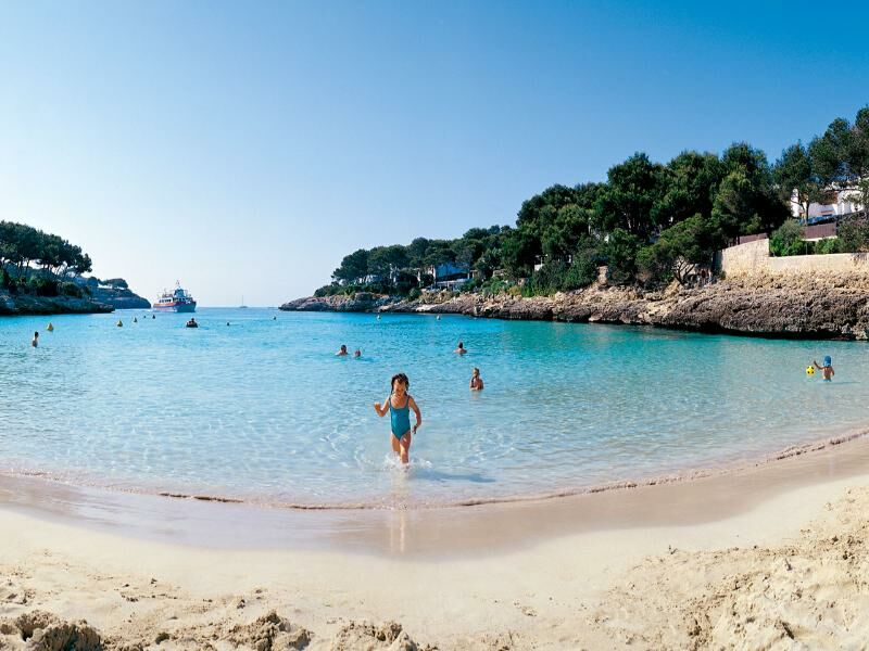 Cala d'Or Playa - Cala D Or, Majorca - On The Beach