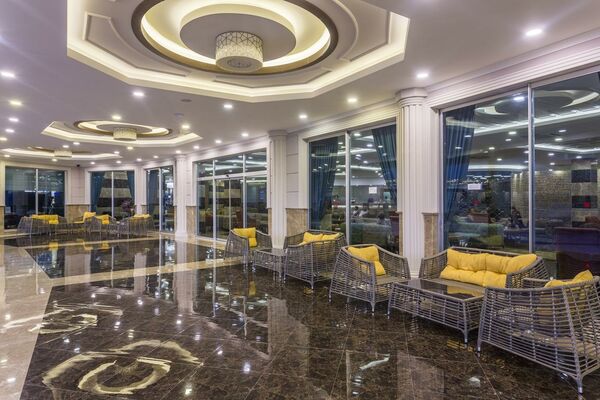 Lonicera Resort & Spa Hotel - Alanya, Antalya - On The Beach