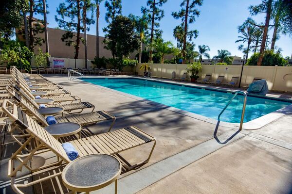 Clarion Hotel Anaheim Resort - 2 of 15