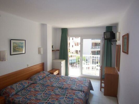 Hostal Residencia Sutimar - 3 of 11