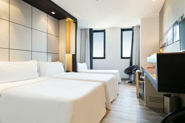 Hotel Barcelona Condal Mar, managed by Meliá - 3 of 15