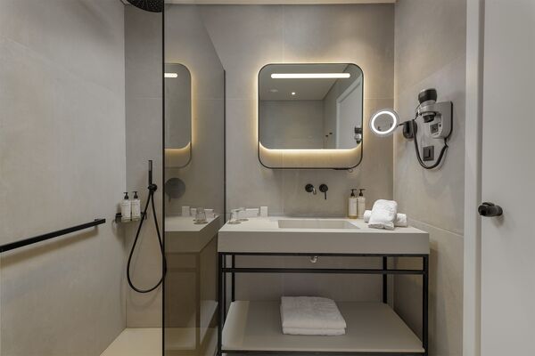 The Ixian Grand & All Suites - Adults Only (18+) - 9 of 27