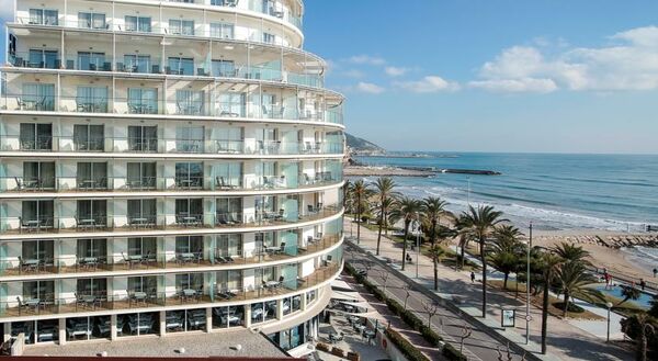 Calipolis Hotel - 2 of 11