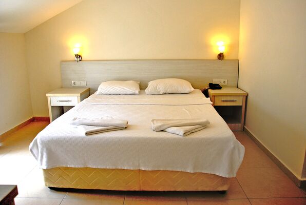 Akdeniz Beach Hotel - 3 of 14