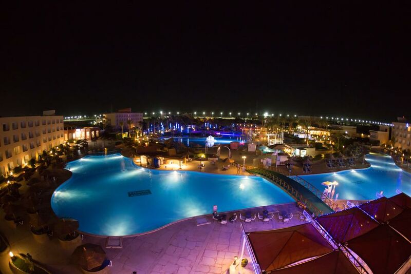 Titanic Resort and Aqua Park - Hurghada - On The Beach