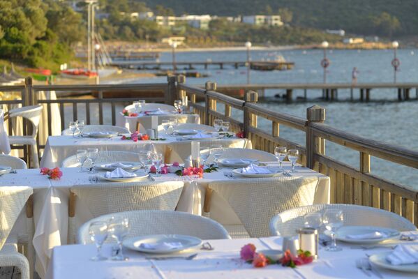 DoubleTree by Hilton Bodrum Isil Club Resort - 11 of 14