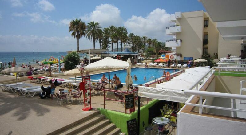 Jet Apartments - Playa d'En Bossa, Ibiza - On The Beach