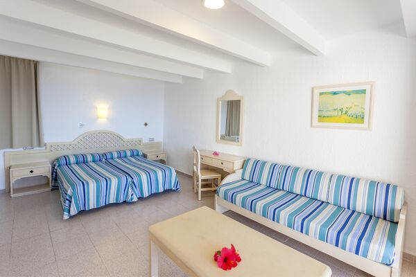 Sun Club El Dorado - Cabo Blanco, Majorca - On The Beach