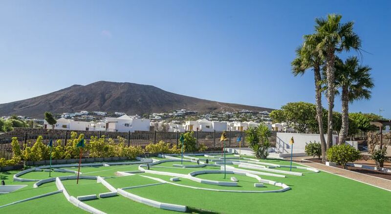 Jardines del Sol - Playa Blanca, Lanzarote - On The Beach