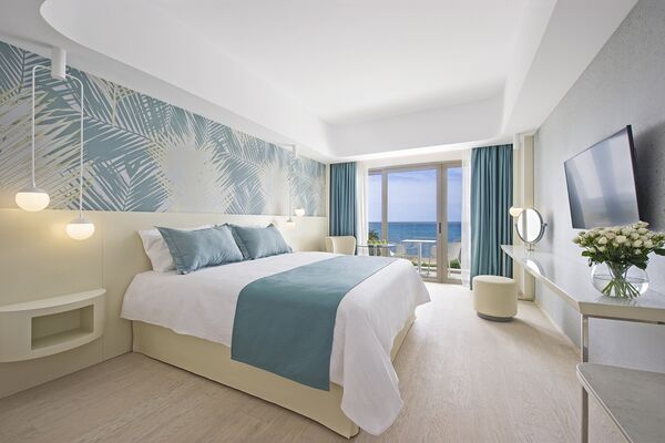 The Ivi Mare - Designed For Adults - Paphos - On The Beach