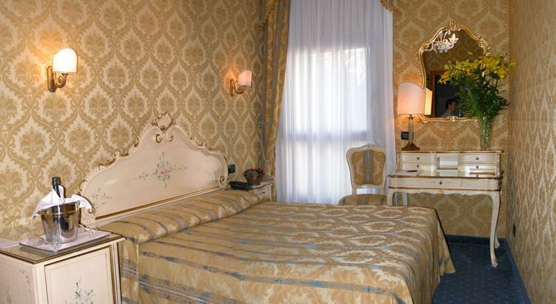 Hotel Gorizia A La Valigia - 3 of 8
