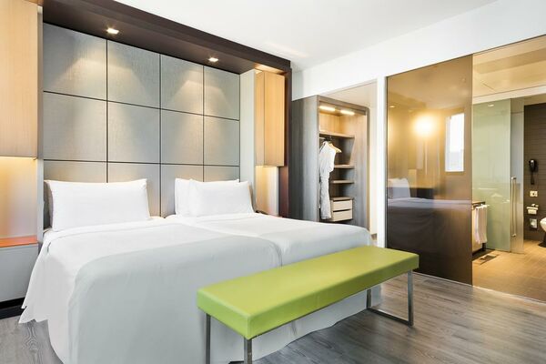 Hotel Barcelona Condal Mar, managed by Meliá - 8 of 15