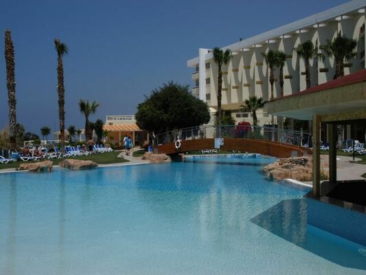 leonardo laura beach & splash resort all inclusive