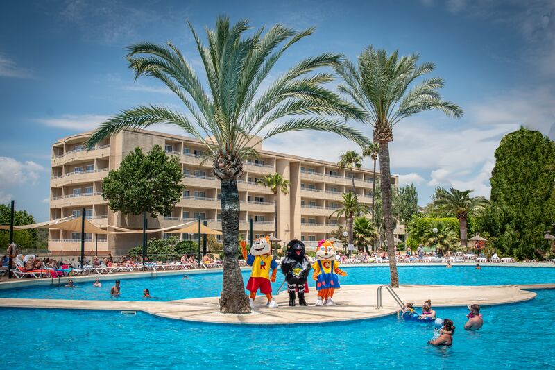 Club Cala Romani - Calas De Mallorca, Majorca - On The Beach
