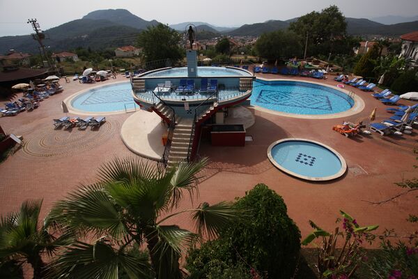 Destina Hotel - 1 of 13