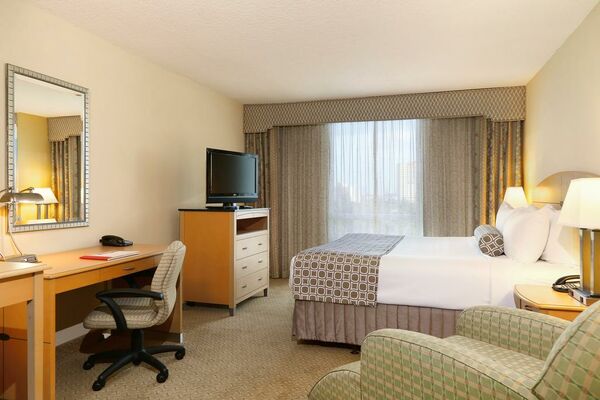 Crowne Plaza Universal Orlando - 6 of 13