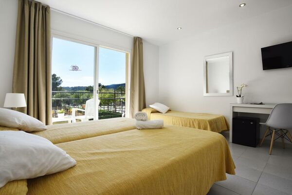 Gabarda & Gil Hotel - 9 of 21