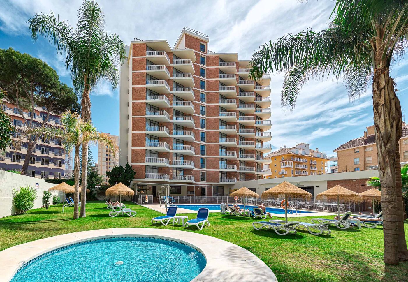 Banus Beach Apartments, Puerto Banus: the best offers with Destinia