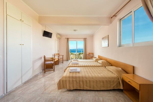 Bayside Hotel Katsaras - 5 of 20
