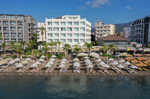 The Beachfront Hotel - Adult Only