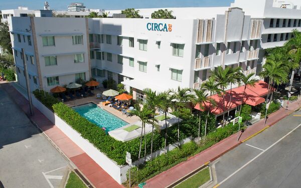 Jules Kitchen - Circa 39 Hotel, Miami Beach. Restaurant Info