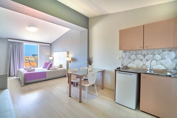 Creteotels Sunrise Village - 7 of 20