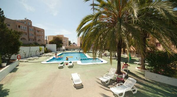 Apartamentos Sol Bay - 2 of 11