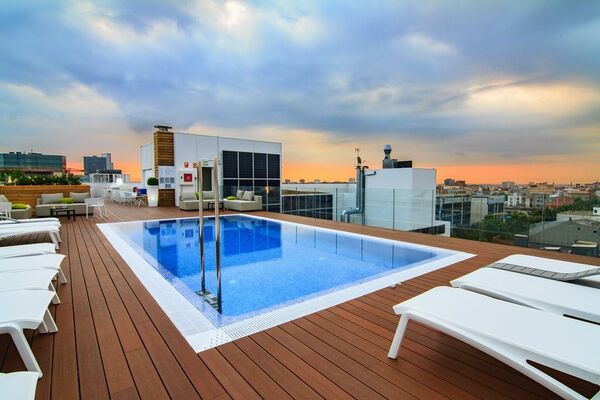 Golden Tulip - 1 of 11