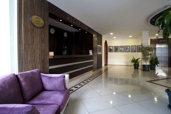 Big Blue Sky Hotel - 17 of 19