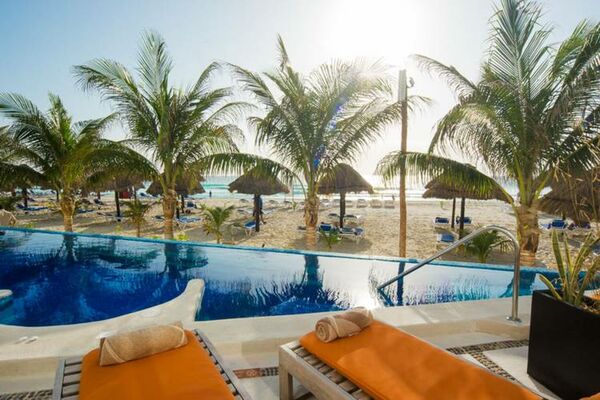 Flamingo Cancun Resort - Cancun Hotel Zone, Riviera Maya - On The Beach