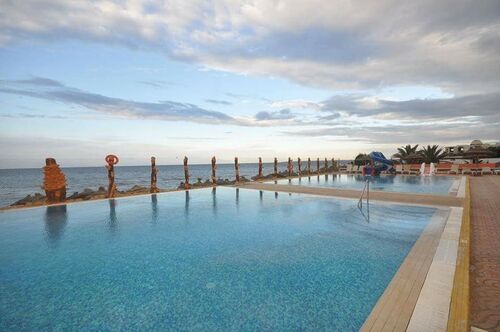 Palmyra Holiday Resort & Spa Marin