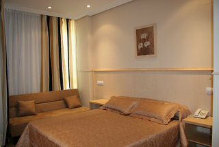 A&H Suites Madrid - 4 of 8