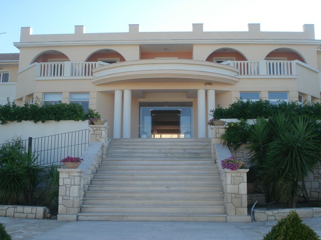 The bitzaro cheap grande hotel zante