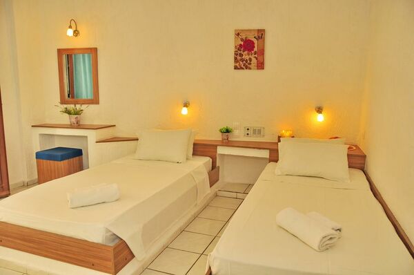 Cleopatra Apartments - 7 of 15